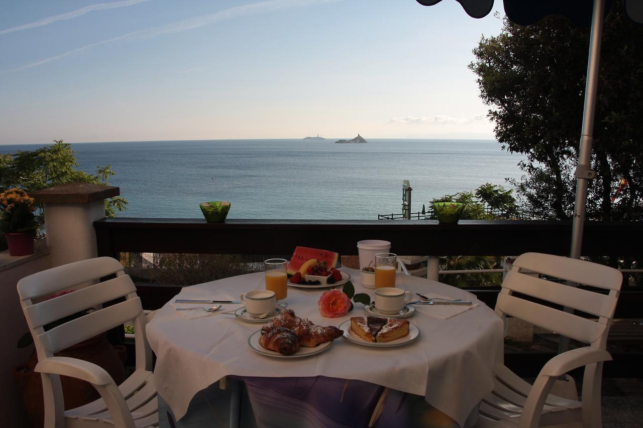 Hotel Villa Ombrosa Portoferraio Room photo